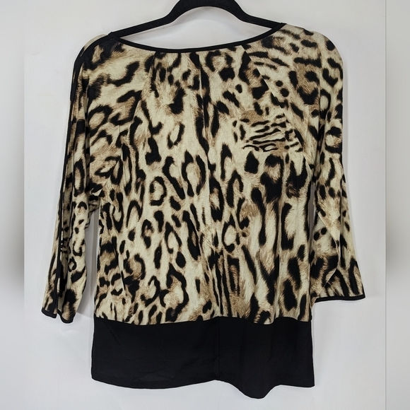 CHICO'S 3/4 Sleeve Leopard Print Top - Picture 4 of 8